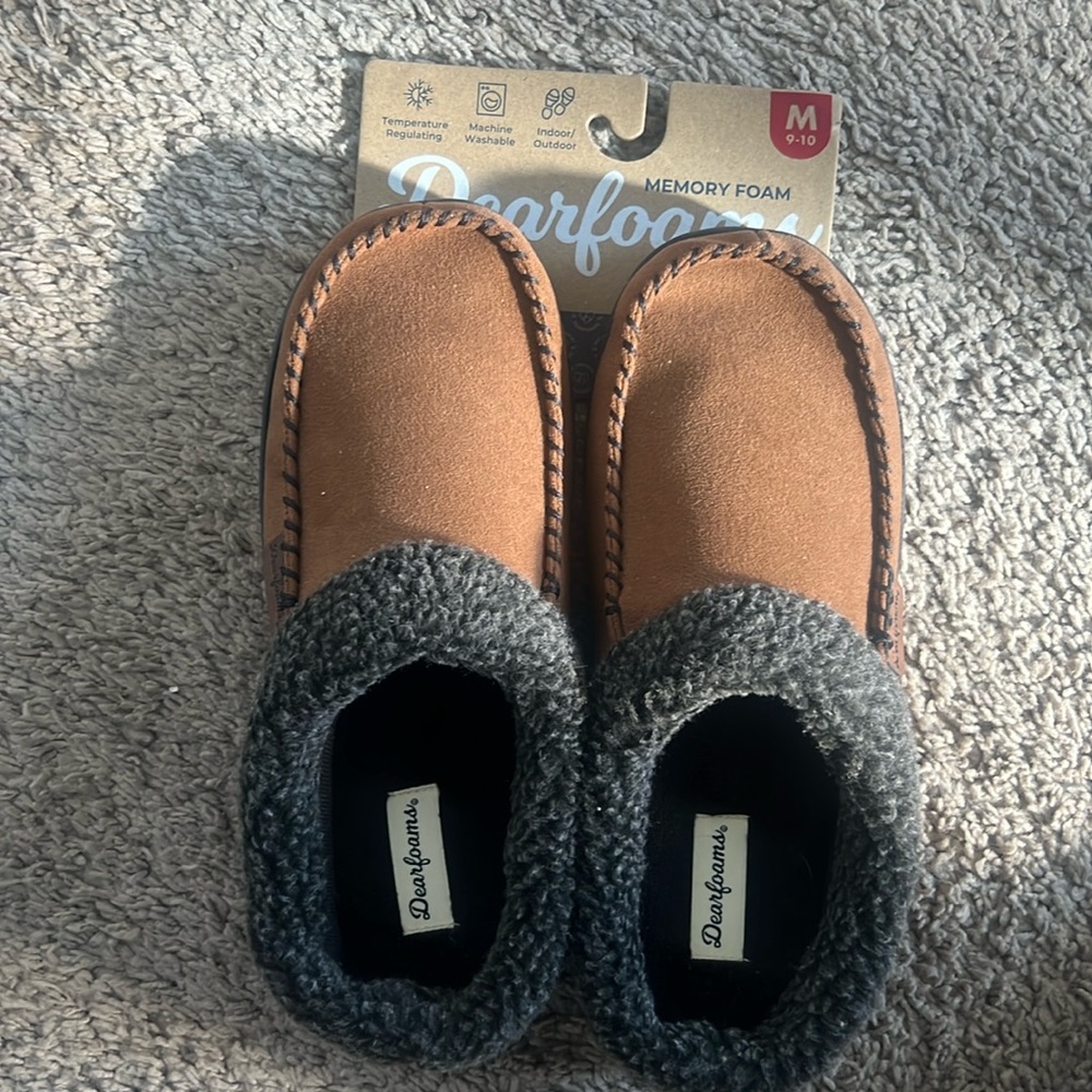 SOLD Dearfoams slippers SOLD
